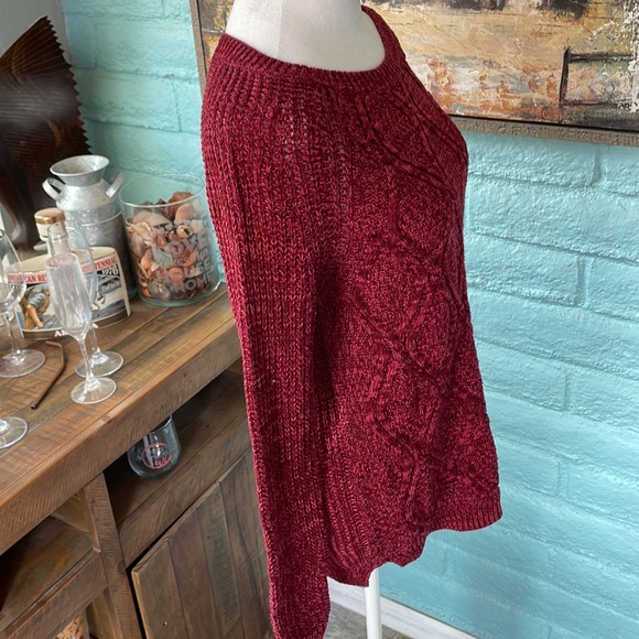 Red sweater - Picture 5 of 6